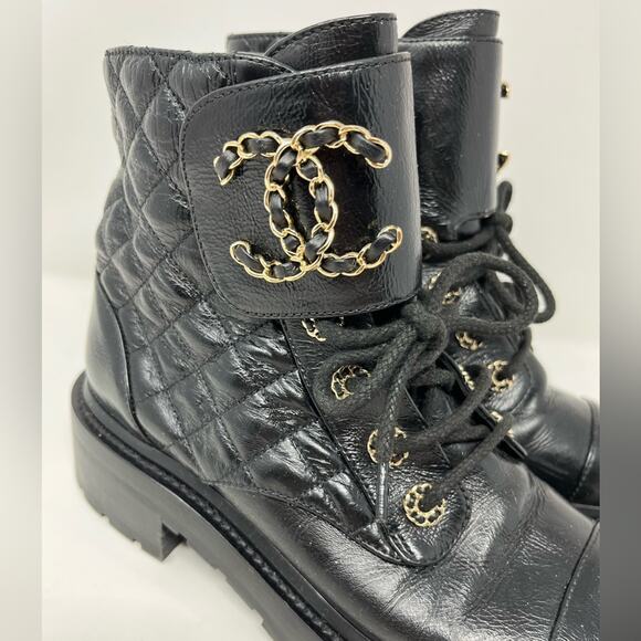 Chanel Shiny Lambskin Leather Black Quilted Cap Toe Combat Boots CC size 37.5 EU - Picture 6 of 8